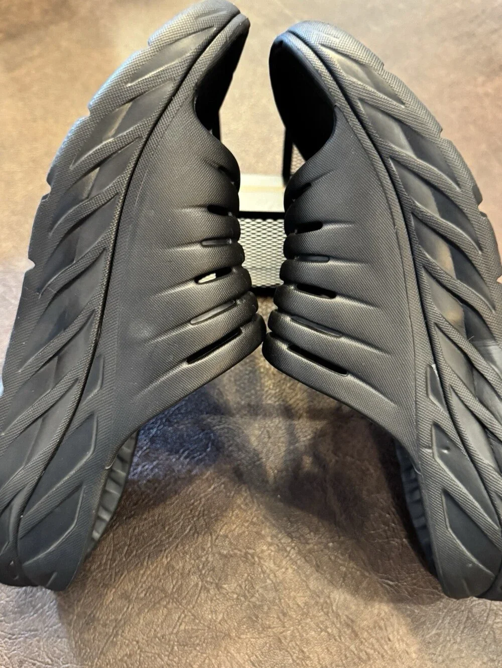 HOKA ONE ONE Recovery Slides Black Men’s 8 Women’s 10 Cushioned Slip On Sandals
